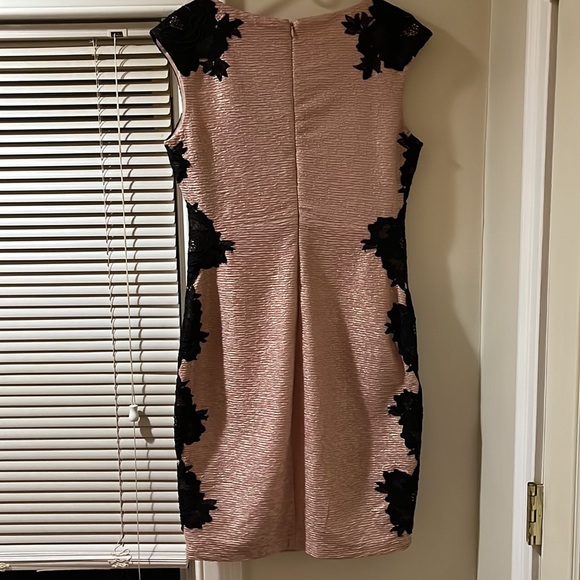 Dress - Picture 3 of 3